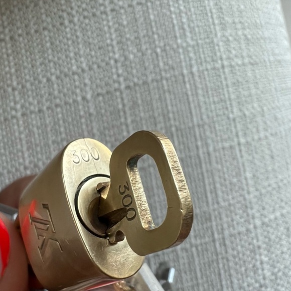 Louis Vuitton Lock And Key Novelty Chocker - Picture 6 of 7